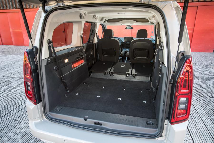 Багажник Opel Combo Life XL Turbo D 2018 года  (фото 19 из 30)
